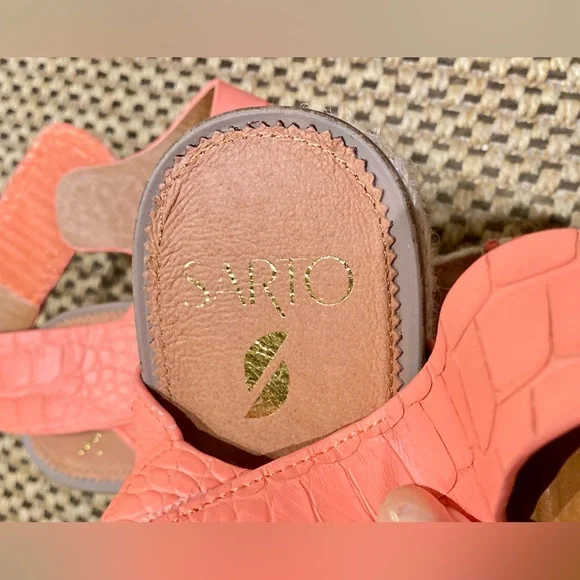 Franco Sarto Coral Croc-Embossed Sandals - Picture 10 of 14